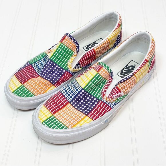 Vans Men's Low-Top Sneakers Skate Shoe, Pride Multi True White Classic Slip On - Picture 2 of 6